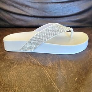 Madden Girl Lola R sandals size 6, flip flop  thong silver rhinestone